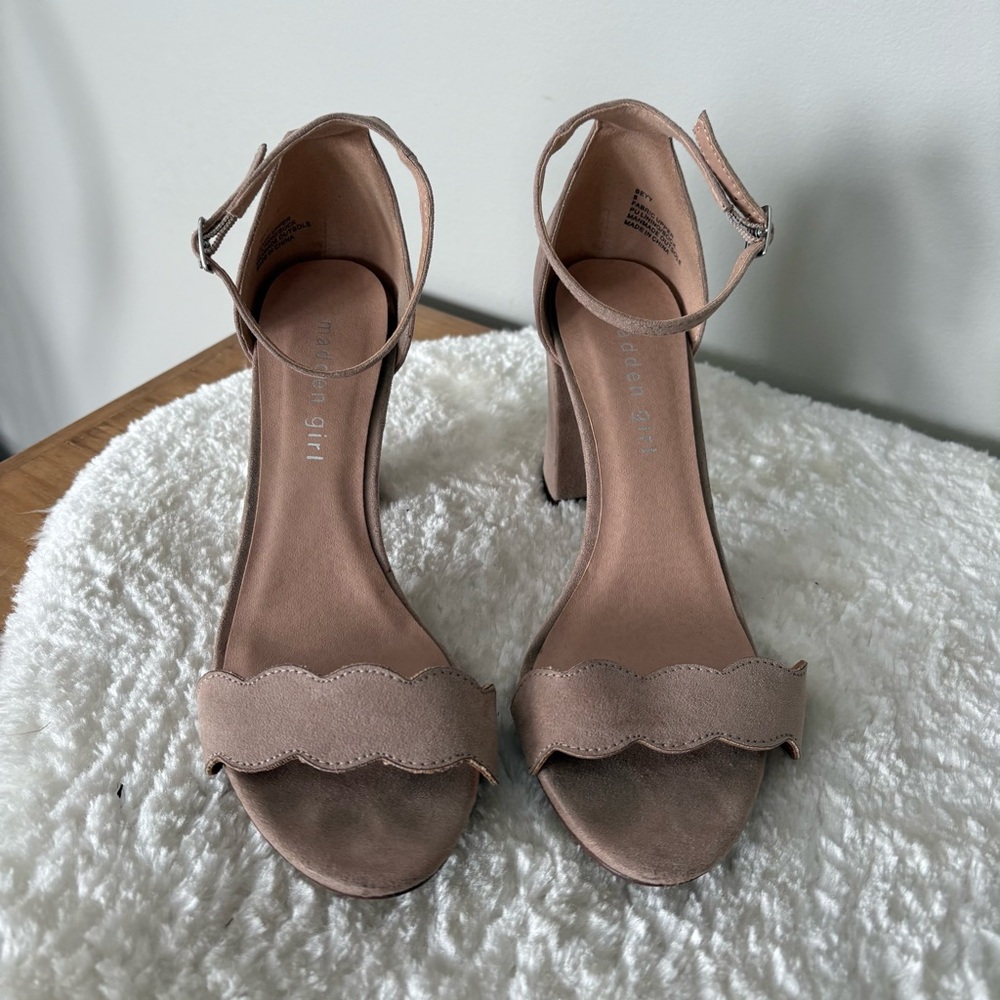 Madden Girl Beige Beyy Heels Size 8
